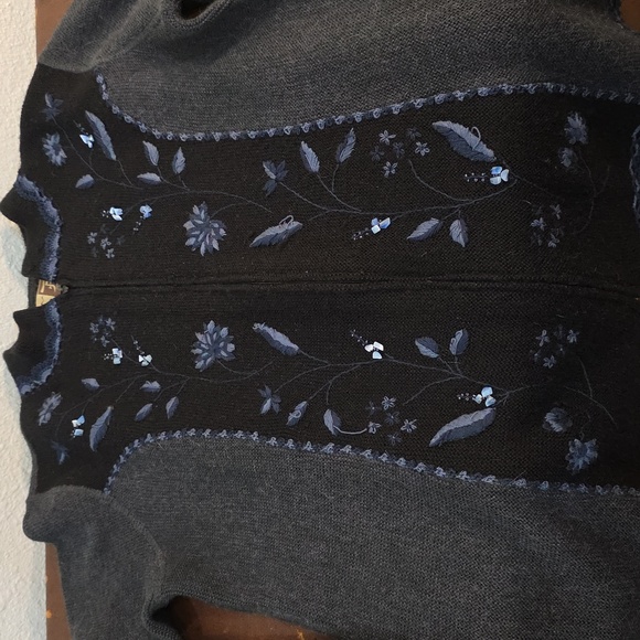 Vintage Peruvian Fashion Embroidered Black And Blue  Wool Sweater - Picture 12 of 12
